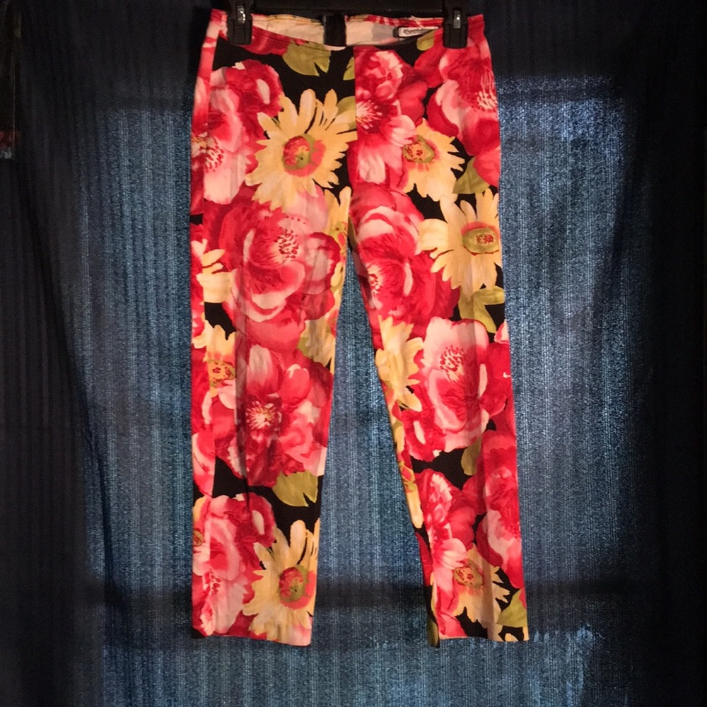 Evolution bright red and yellow flower capris